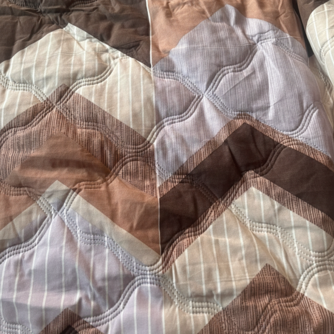 Premium Cotton Geometric Comforter Set | Full Size Comforter with Queen Size Bedsheet & 2 Pillow Covers | Brown, Mauve & Off-White