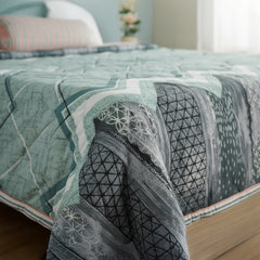 Aqua Haven Reversible Comforter – Aquamarine Geometric Elegance